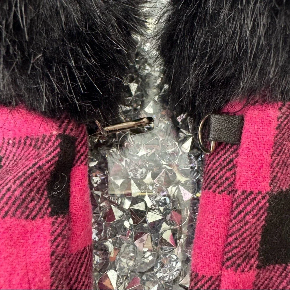 DeLux mittens gloves mitts plaid pink fur furry wool attachable faux fur black